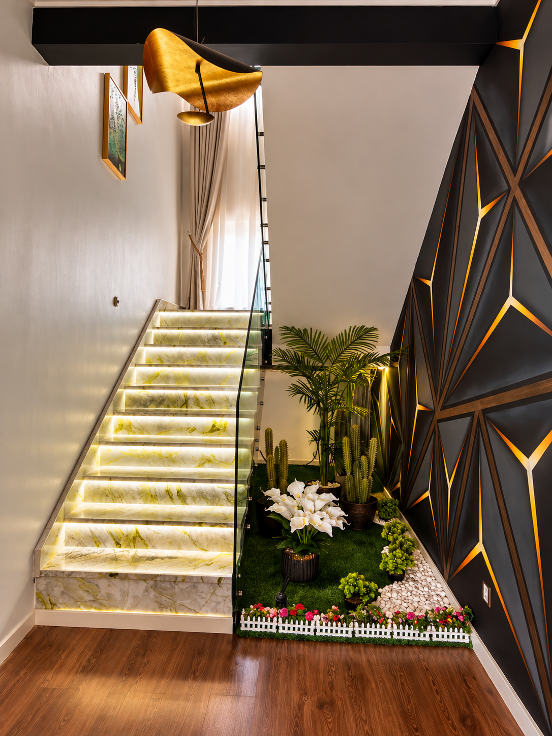 Escadas iluminadas e jardim interior do GELS Business Center